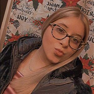 Meet your Posher, Halie